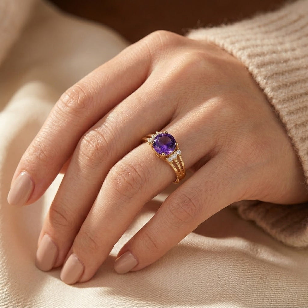 Bague en or avec améthyste à tige fendue