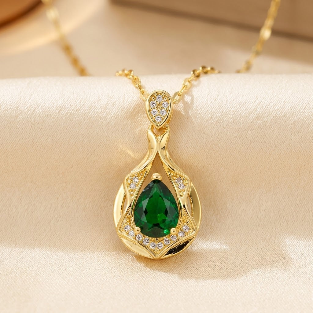 Collier Pendentif Goutte d'Eau en Émeraude Dorée