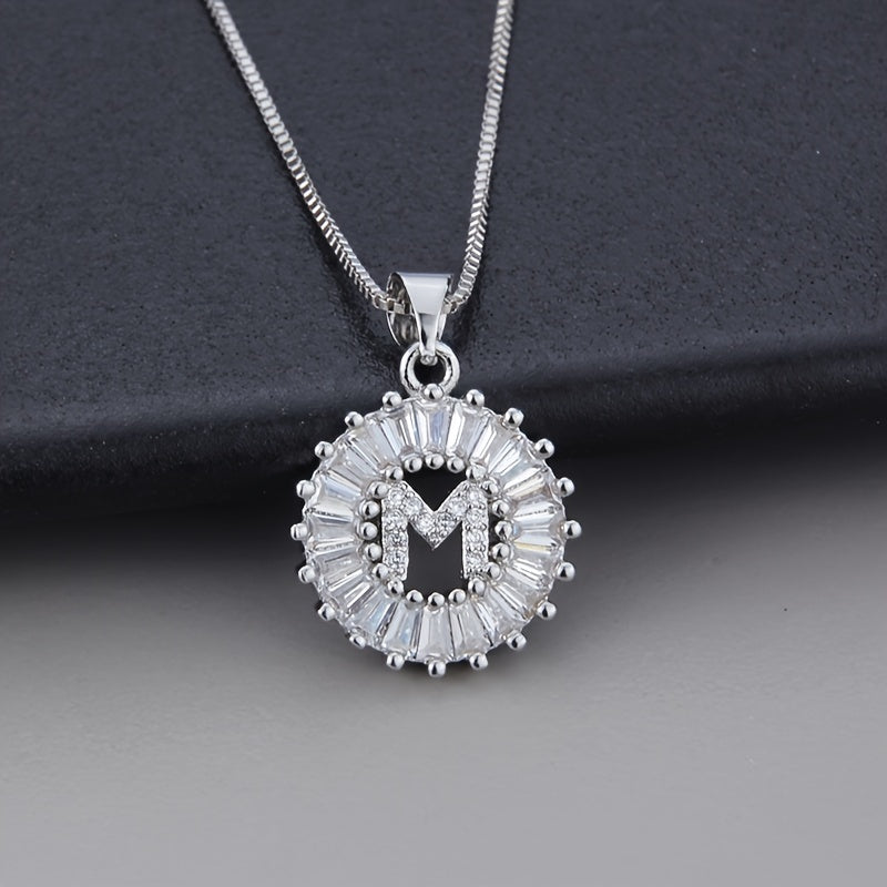 Collier en or blanc avec initiale "Z" et zirconiums