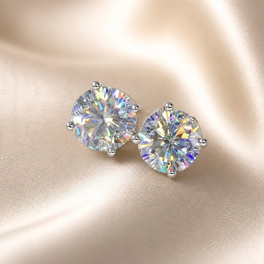 Boucles d'oreilles scintillantes en or blanc avec zirconia