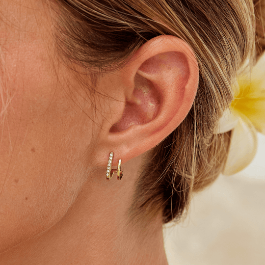 Boucles d'Oreilles en Or 18K et Cristal en Forme de Griffe
