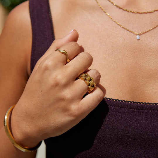 Bague vague en or 18K