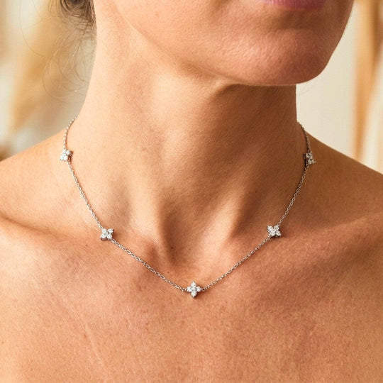 Collier en Zirconia Incrusté de Fleurs Magnifiques
