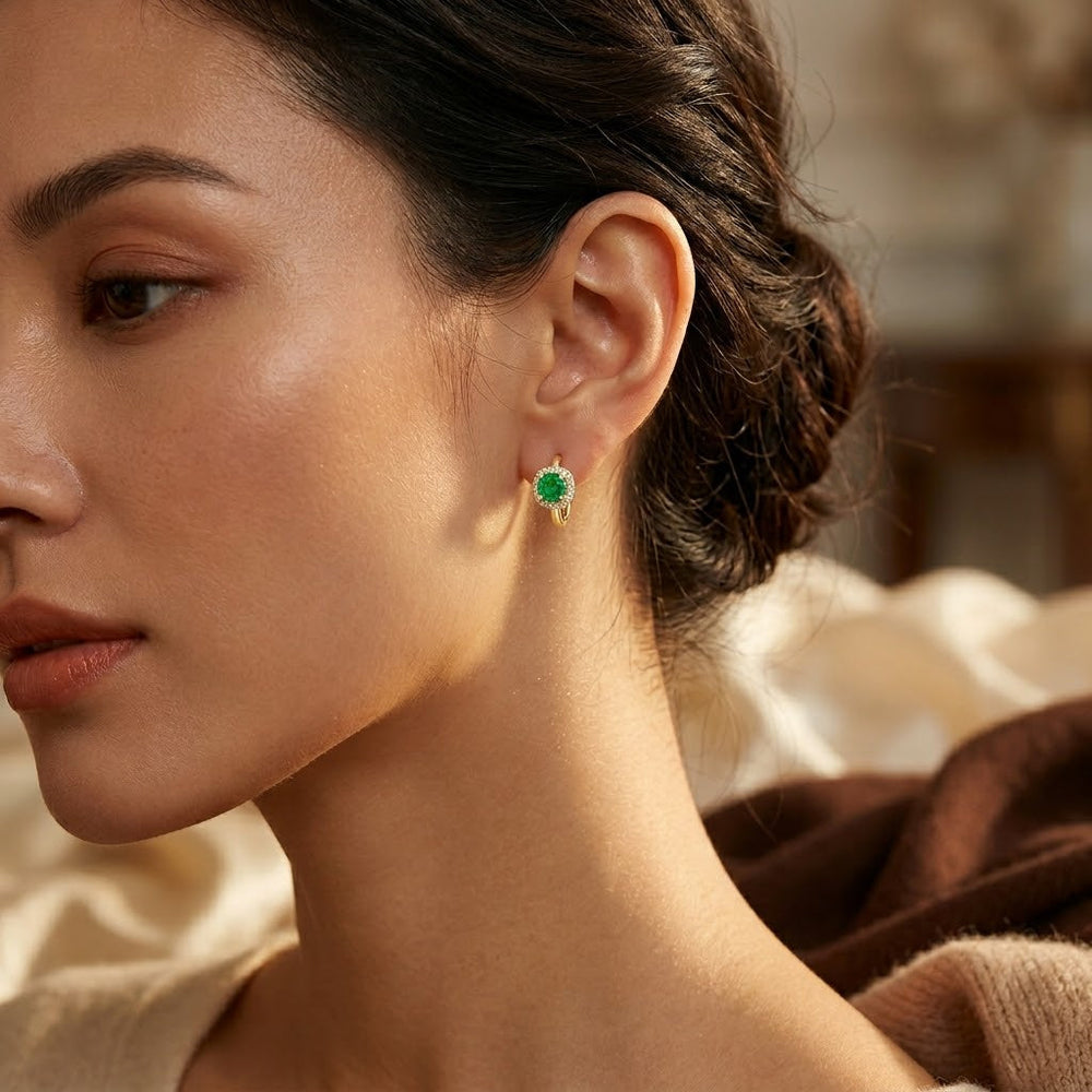 Boucles d'oreilles créoles en or et émeraude
