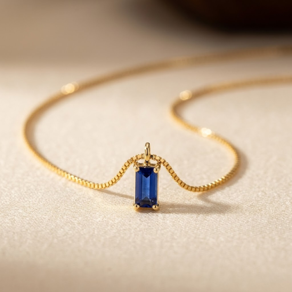 Collier Minimaliste en Or et Saphir
