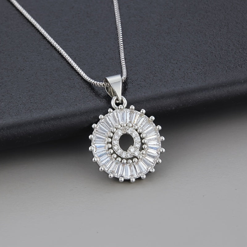 Collier en or blanc avec initiale "Z" et zirconiums