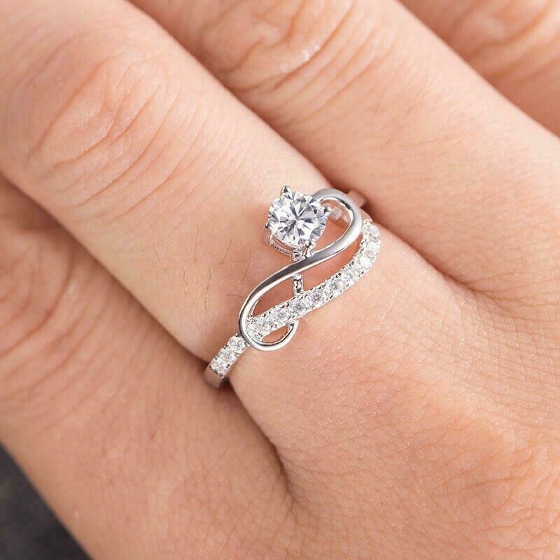 Bague Vague Infinie en moissanite et or blanc