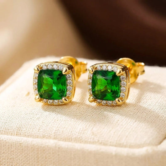 Boucles d'oreilles puces en or et émeraude