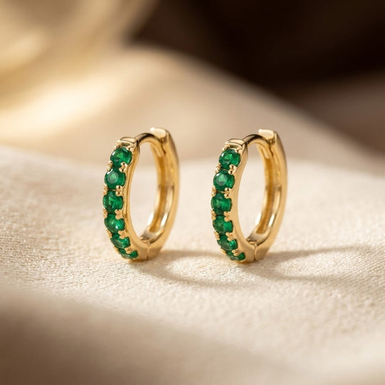 Boucles d'oreilles créoles en or et émeraude