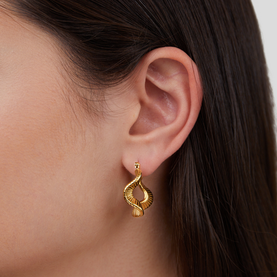 Boucles d'oreilles créoles en or à motif géométrique