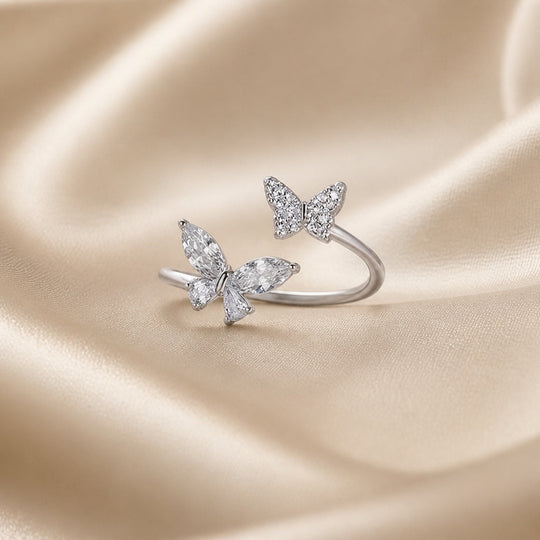 Bague en Or Blanc avec Deux Papillons en Zirconium