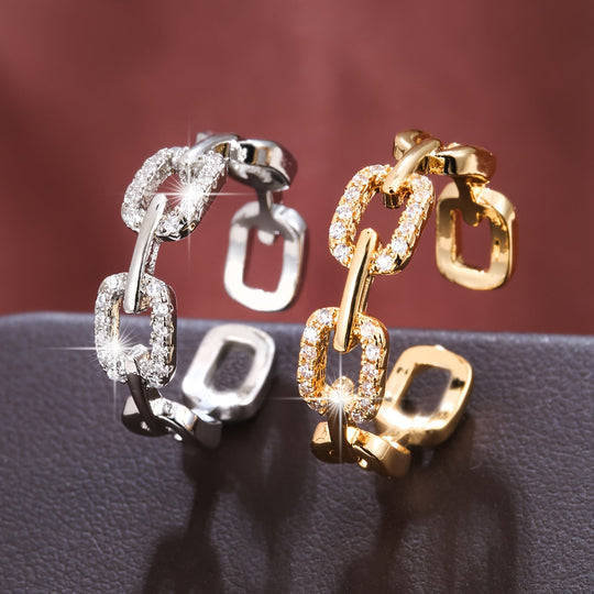 Bague en or blanc avec zircon cubique scintillant