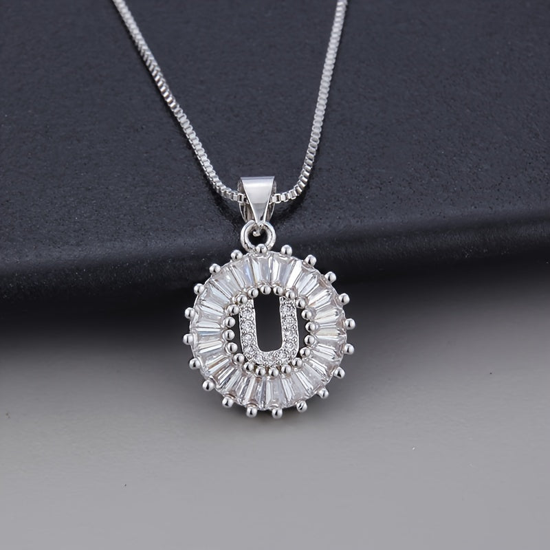 Collier en or blanc avec initiale "Z" et zirconiums