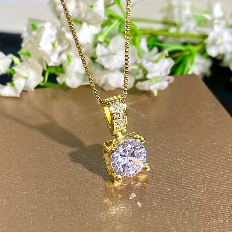 Collier en or blanc avec pendentif en zircon cubique