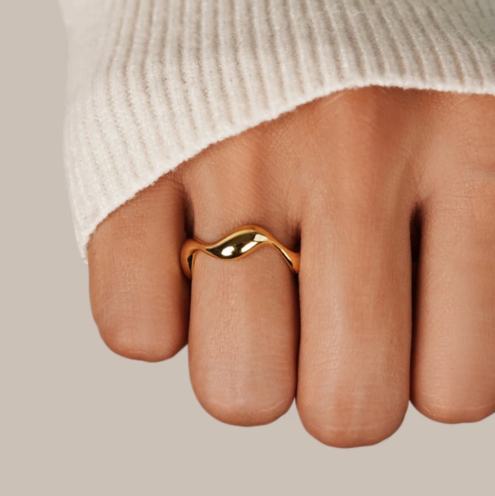 Bague vague en or 18K
