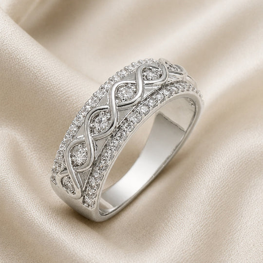 Bague en or blanc avec double rangée de zirconiums