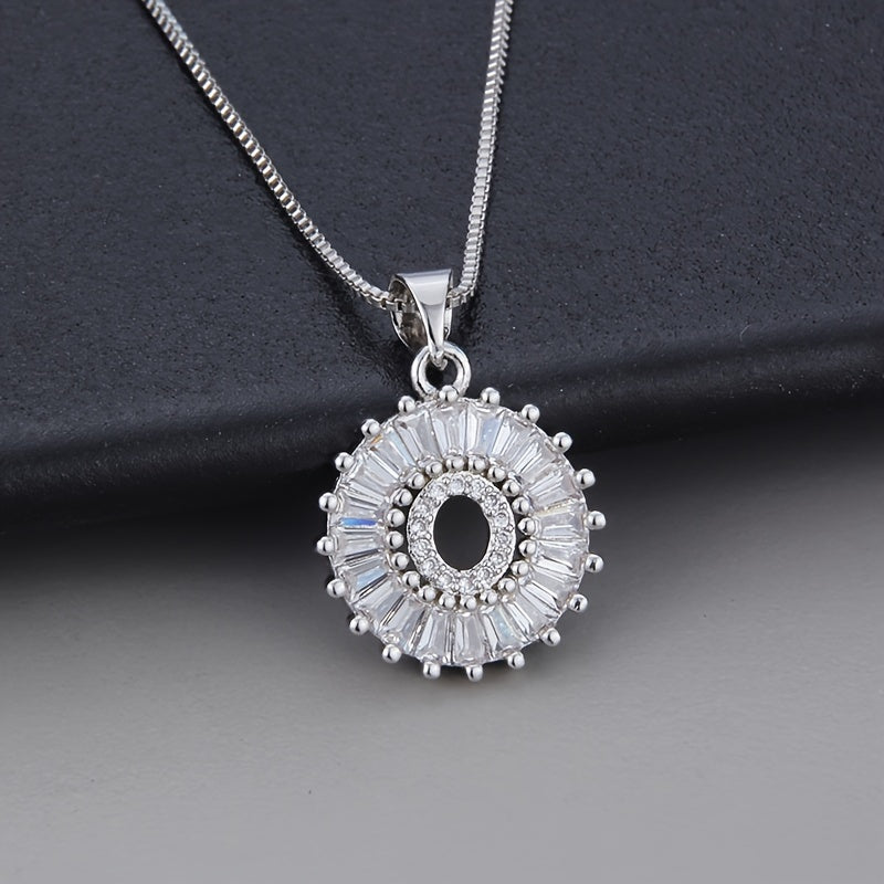 Collier en or blanc avec initiale "Z" et zirconiums