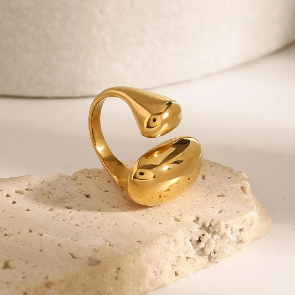Bague Fluide Minimaliste en Or