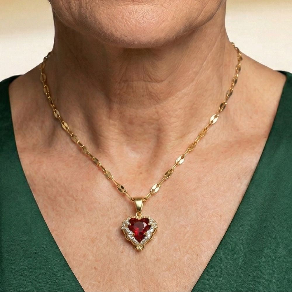 Collier en forme de cœur en rubis Angel Embrace