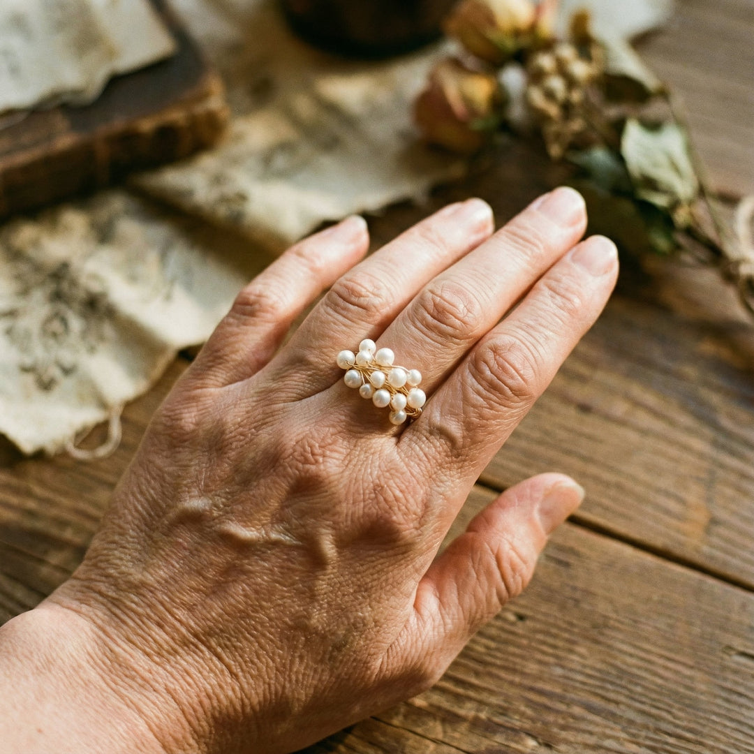 Bague Vintage avec des Perles Lumineuses