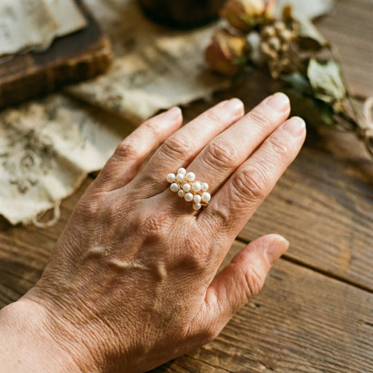 Bague Vintage avec des Perles Lumineuses
