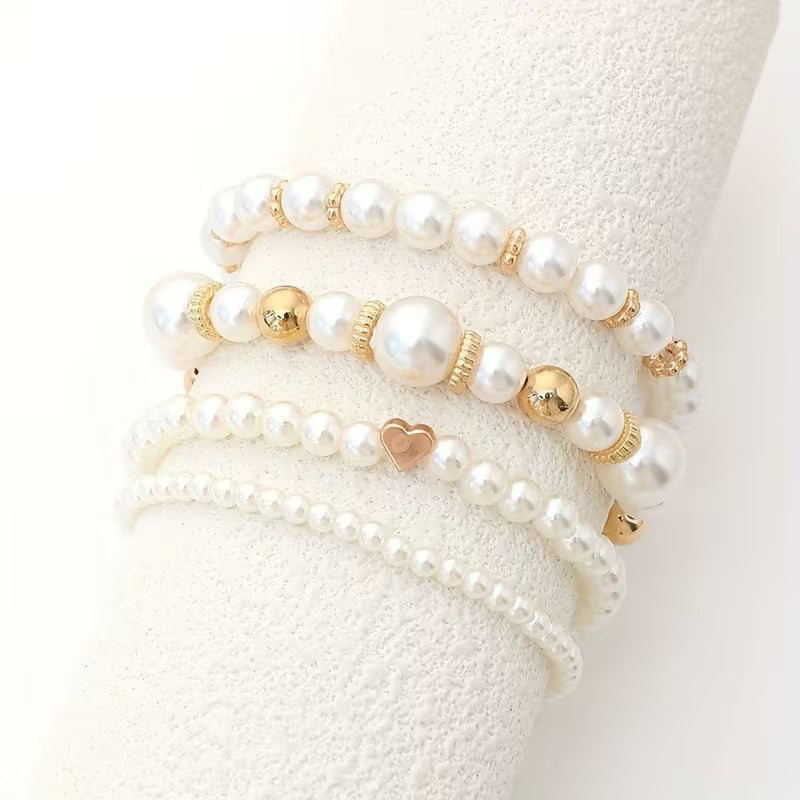 Bracelets en perles blanches