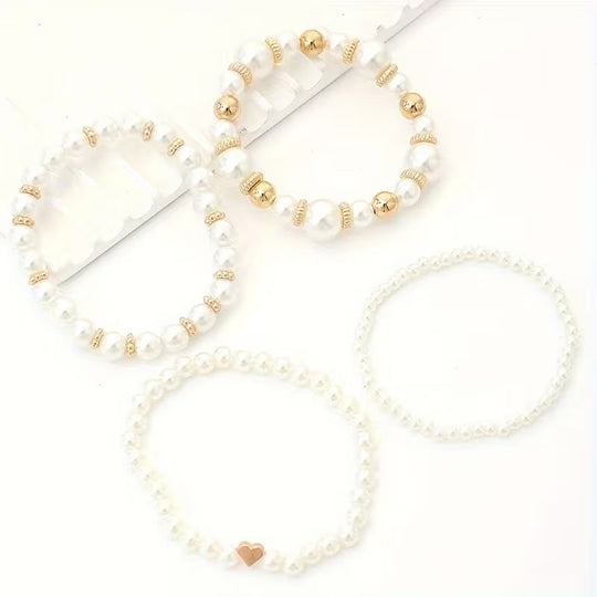 Bracelets en perles blanches