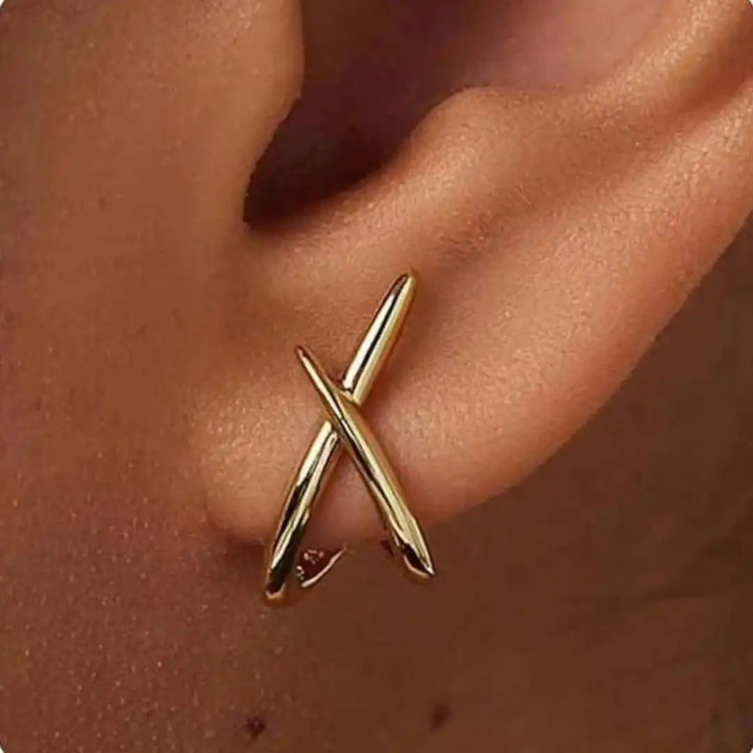 Boucles d'oreilles en croix dorées intemporelles
