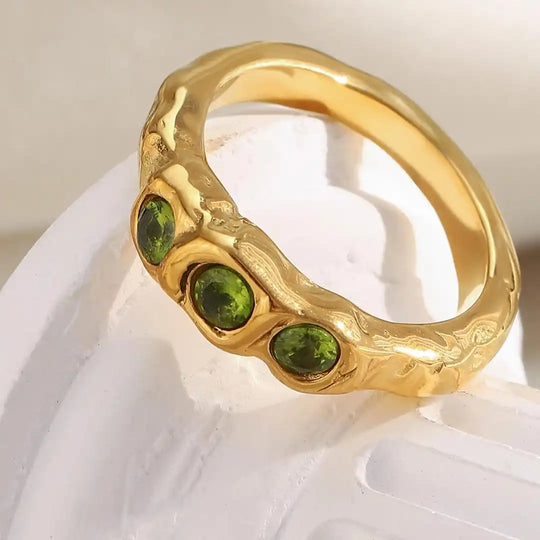Bague Vintage en Or Incrustée de Gemmes