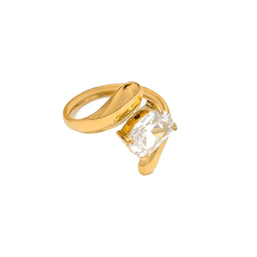 Bague en Zirconia en Forme de Goutte d'Eau en Or Éternel