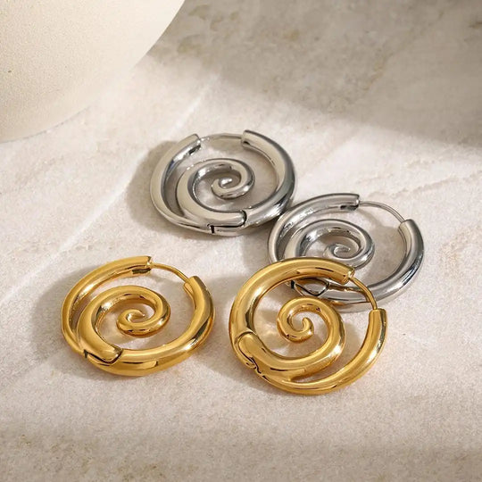 Boucles d'oreilles en spirale dorées intemporelles
