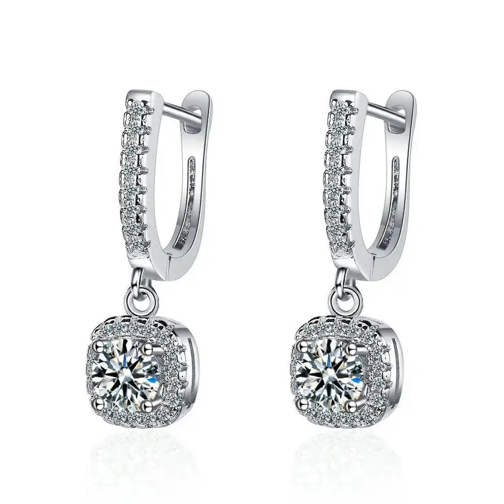 Boucles d'oreilles en or blanc classique avec pierre