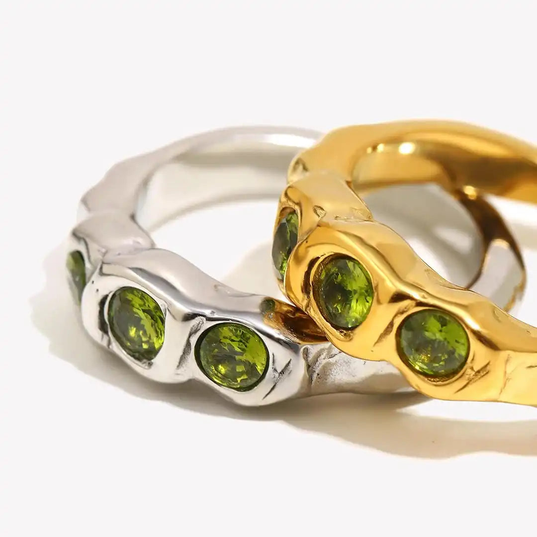 Bague Vintage en Or Incrustée de Gemmes