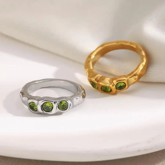 Bague Vintage en Or Incrustée de Gemmes