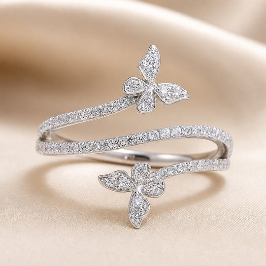 Bague avec Papillons et Zircones Encastrés en Or Blanc