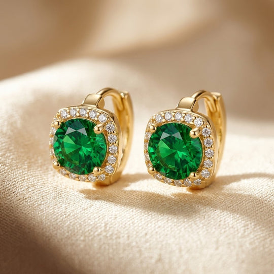 Boucles d'oreilles créoles en or et émeraude