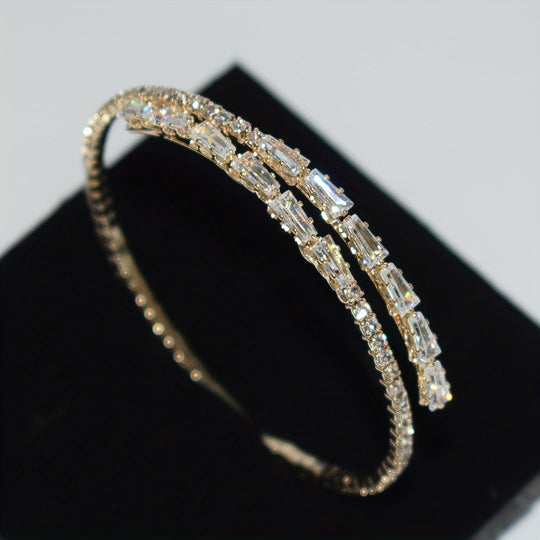 Bracelet élégant en or blanc avec zircon cubique