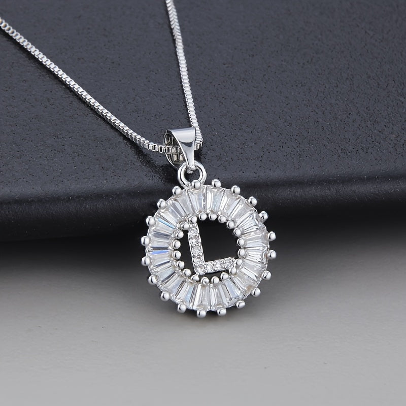 Collier en or blanc avec initiale "Z" et zirconiums