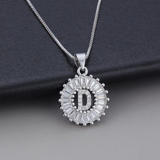 Collier en or blanc avec initiale "Z" et zirconiums