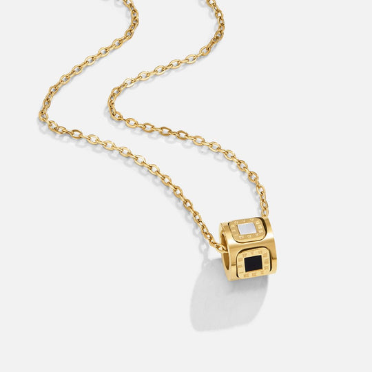 Collier Pendentif Cube en Agate Noire