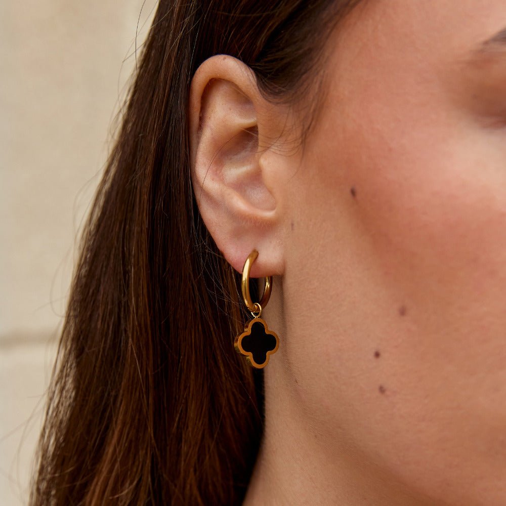 Boucles d'oreilles créoles Black Clover
