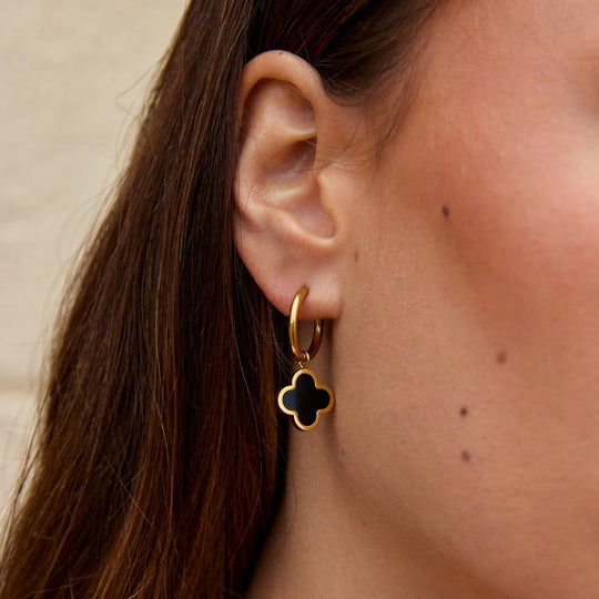 Boucles d'oreilles créoles Black Clover