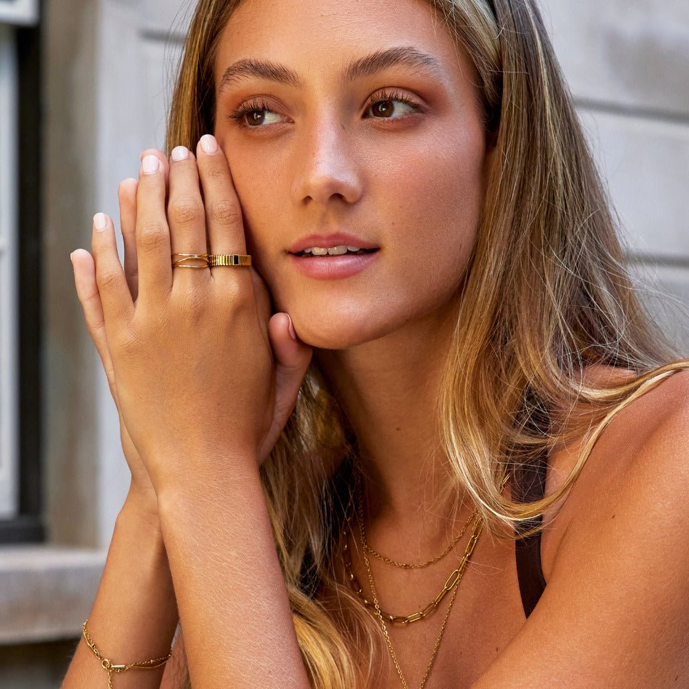 Bague en Cristal Noir Canellé