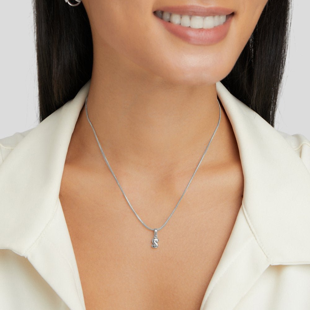 Collier en lettres bulles