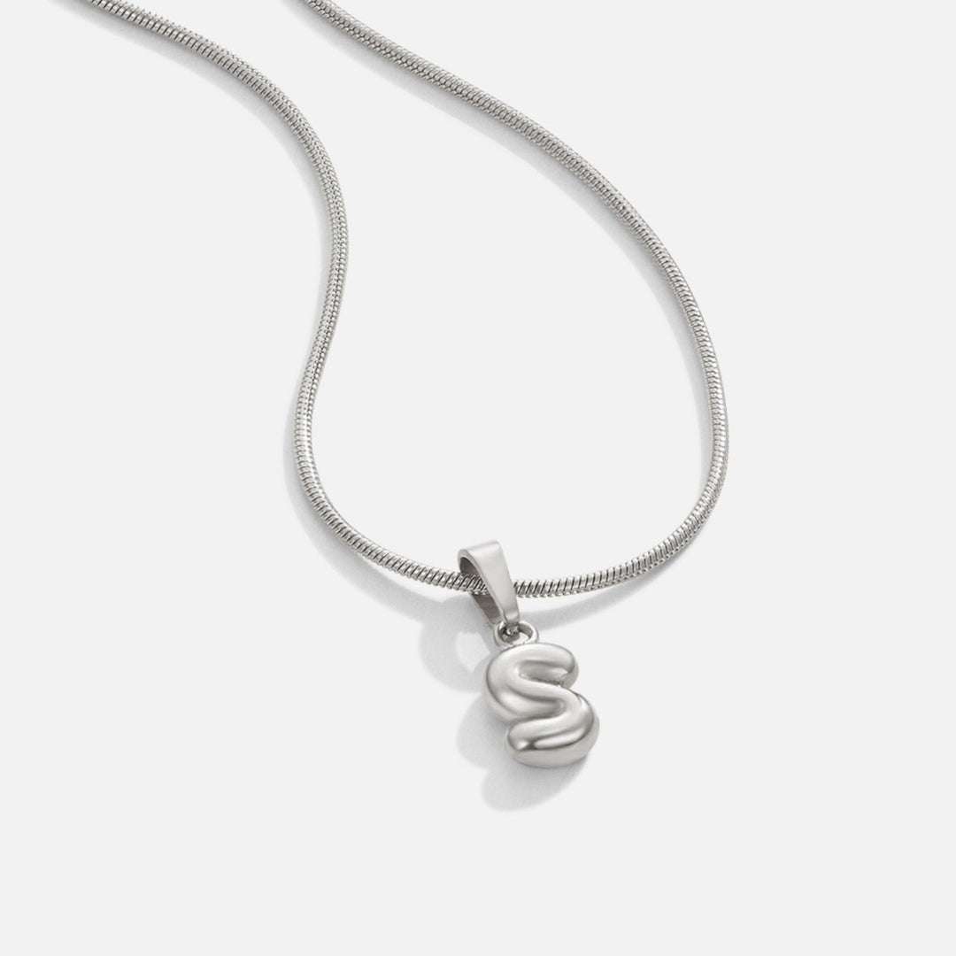 Collier en lettres bulles