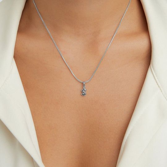 Collier en lettres bulles