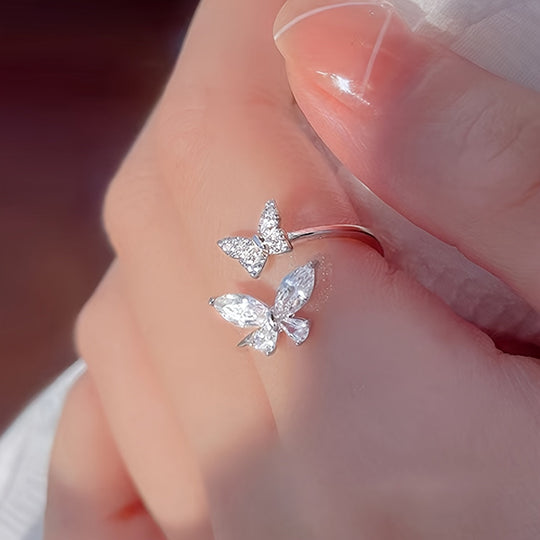 Bague en Or Blanc avec Deux Papillons en Zirconium