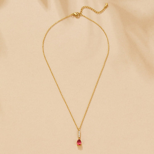 Collier en forme de goutte de cristal rubis