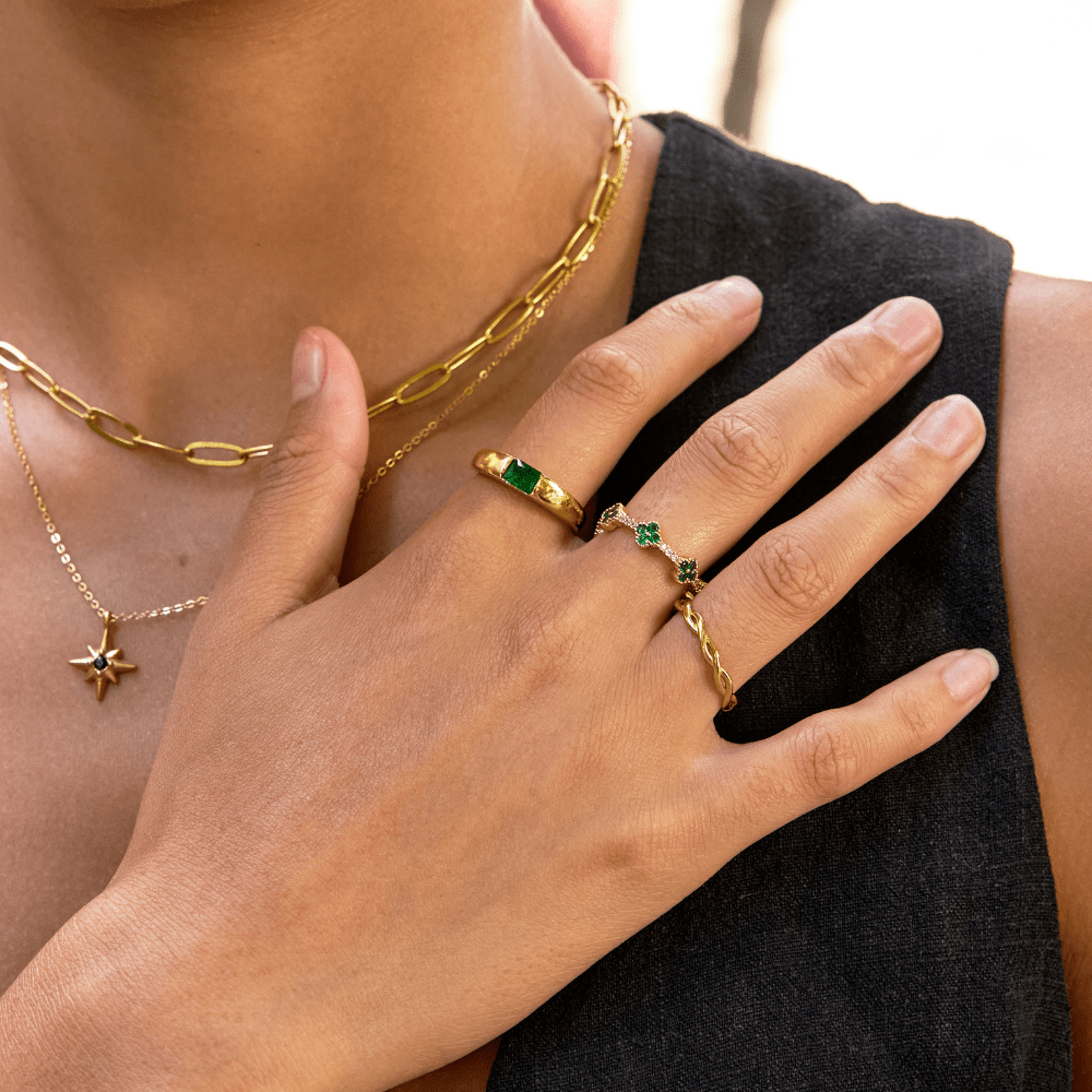 Bague en Or Écarlate et Émeraude