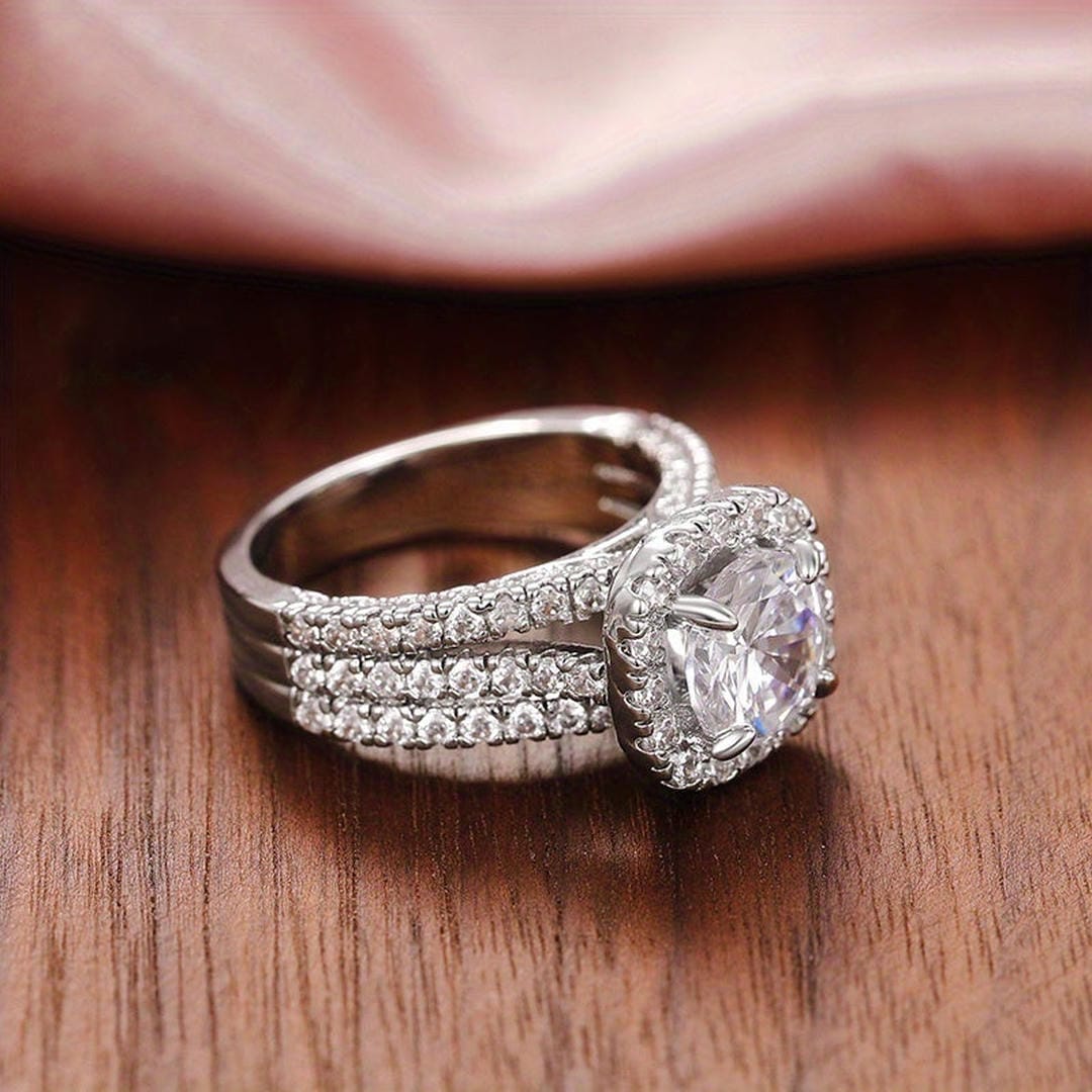 Bague Énonciatrice Halo Pavé en Coussin